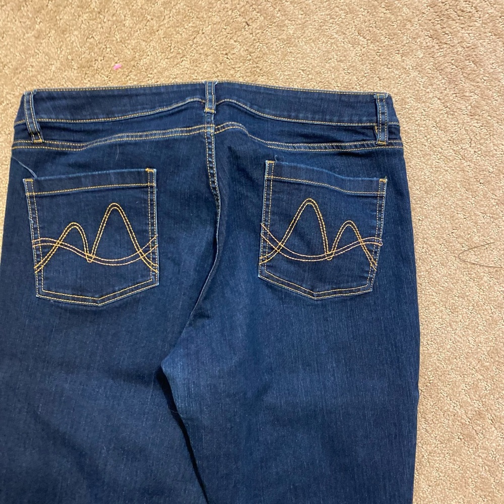 NWOT NY & Co. - Curvy & skinny crop (sits at lower waist crop jeans, Size: 14 - Picture 4 of 8